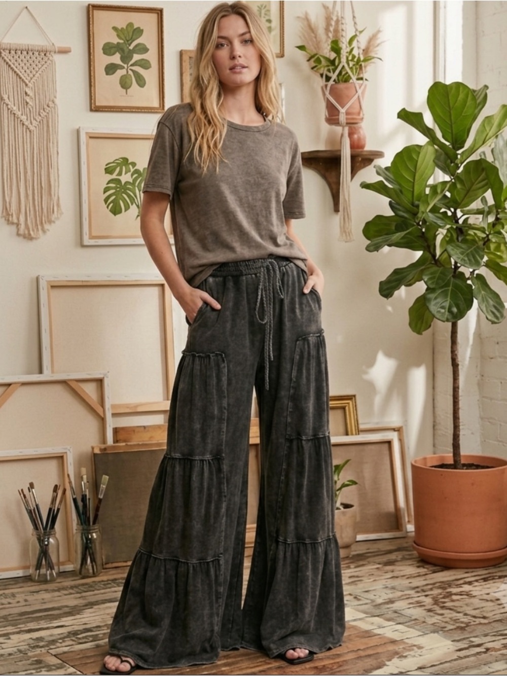 💕NEW! Wide-Leg Ash Black Tiered Pants